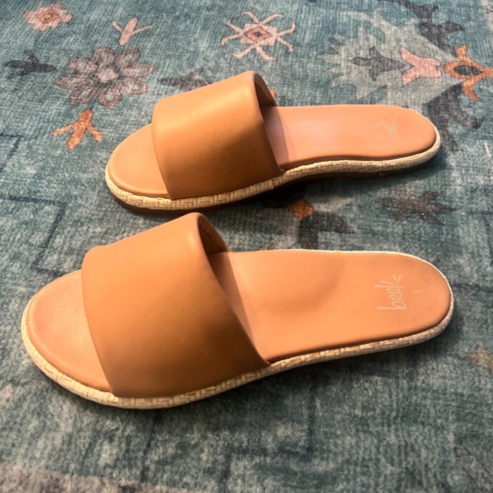 beek Trumpeter Sandal Raffia